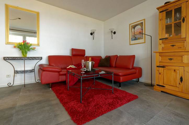 Ganze Wohnung, Gemütliche Ferienwohnung mit Balkon und Meerblick, direkt am Strand in Strandkörbe, Breege