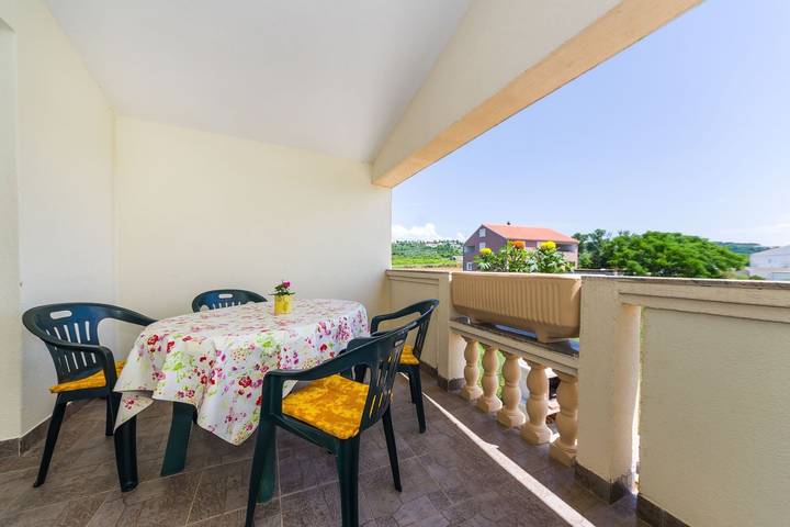 Apartament wakacyjny dla 3 osób, z balkon/ taras w Ljubac