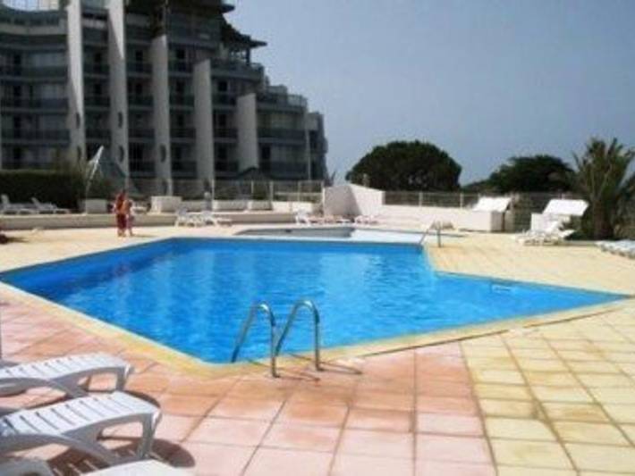 Apartamento de vacaciones para 6 personas, con piscina además de terraza y jardín - 1