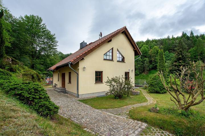 Ferienhaus für 10 Personen, mit Balkon und Garten in Oybin