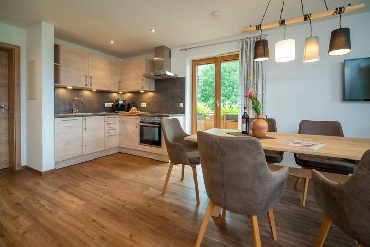 Ferienwohnung für 3 Personen, mit Balkon und Whirlpool sowie Terrasse und Garten in Hopferau - 4