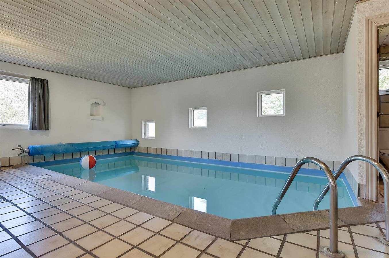 Awesome home in Blåvand w/ 5 Bedrooms, Indoor swimming pool and Sauna in Ho, Varde