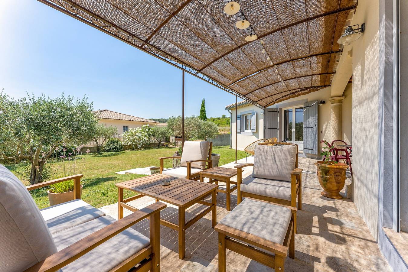 Villa « Margot » avec terrasse privée, Wi-Fi et climatisation in Goudargues, Région de Nîmes