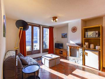 Gîte pour 6 personnes, avec terrasse à Esquièze-Sère