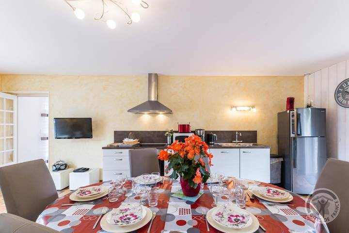 Gîte pour 6 personnes, avec terrasse et jardin à Dragey-Ronthon - 4