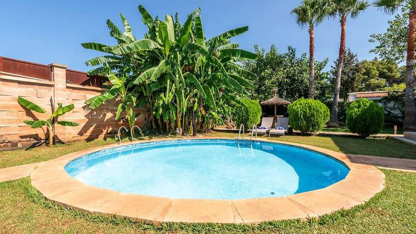 Finca for 4 people, with pool and garden in Son Ametler