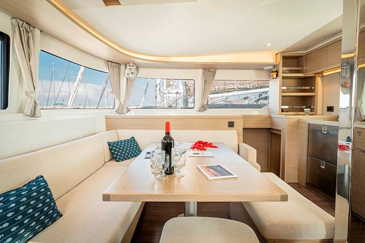 Bateau pour 8 personnes dans Píso Livádi