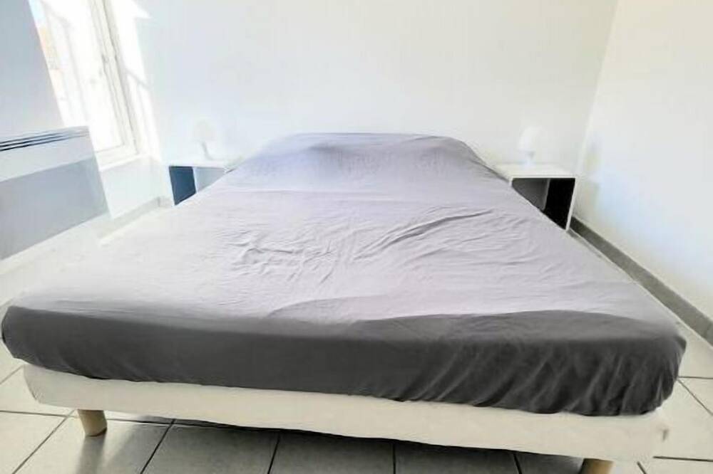 Geheel appartement, Charming 2-bedroom apartment 400m from station center in Valence, Valence en omgeving
