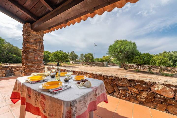 Gîte pour 5 personnes, avec jardin à Pittulongu - 2