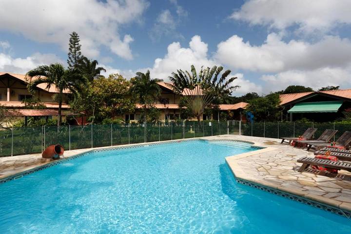 Hôtel pour 6 personnes, avec jardin et piscine - 1
