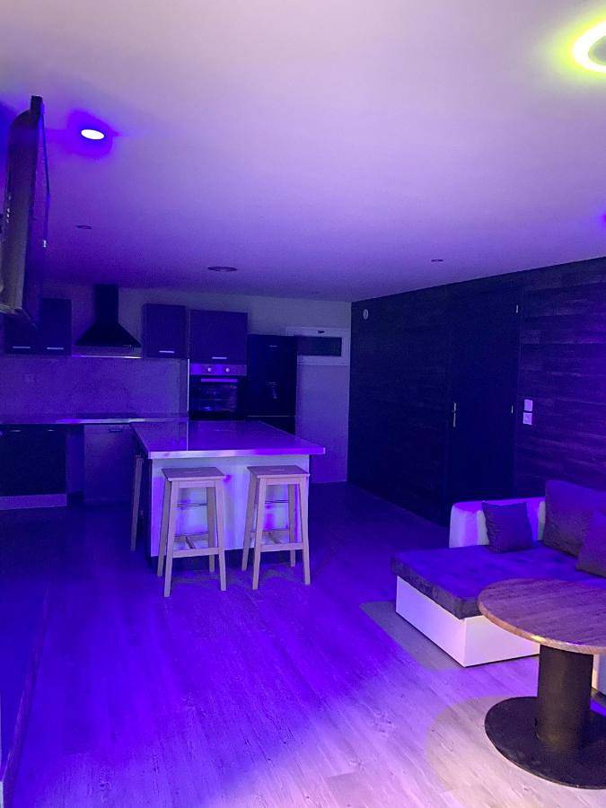 Appartement entier, Three-Bedroom Apartment in Fénay, Région de Dijon