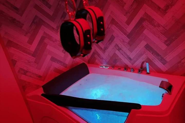 Gîte pour 2 personnes, avec jardin ainsi que jacuzzi et terrasse dans Saint-Didier-en-Bresse