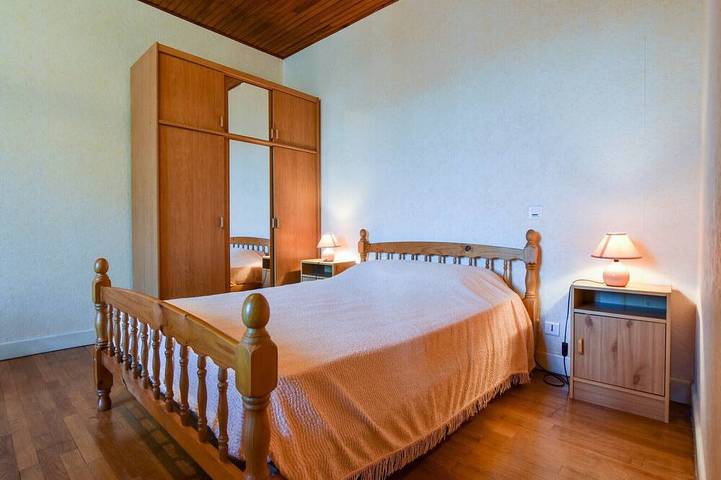 Location de vacances pour 6 personnes, avec terrasse et jardin à Sénezergues - 2