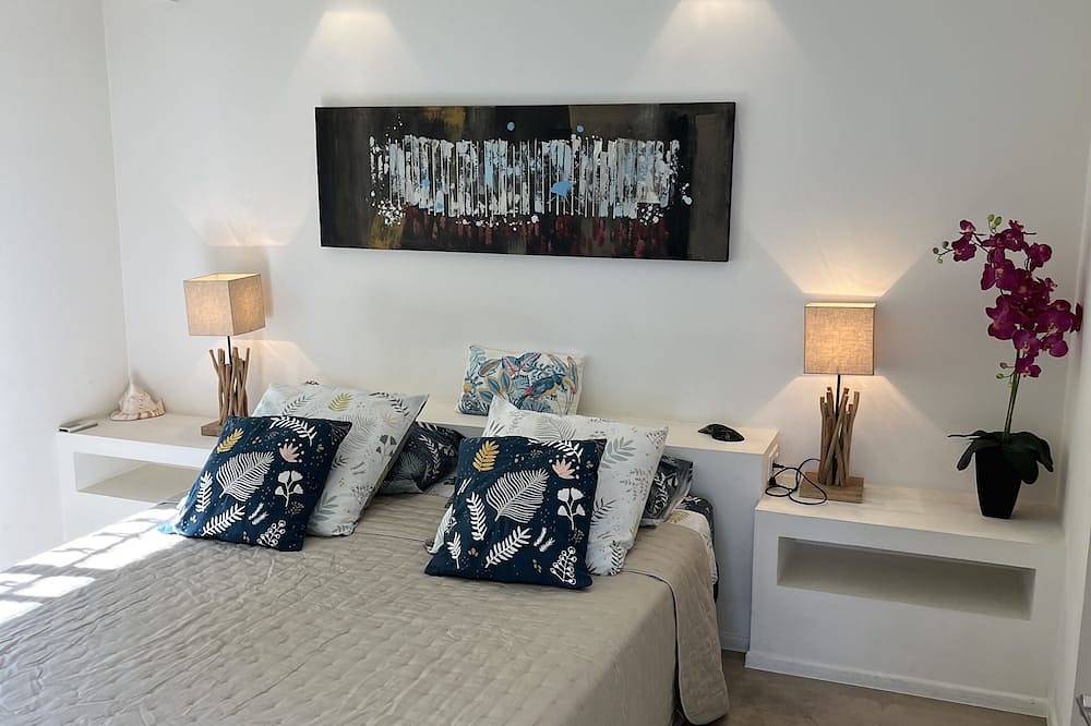 Geheel appartement, Uitzonderlijke Franse Riviera Beach Luxe 2 op de begane grond kamers met directe toegang tot de zee in Saint-Laurent-du-Var, Cannes regio