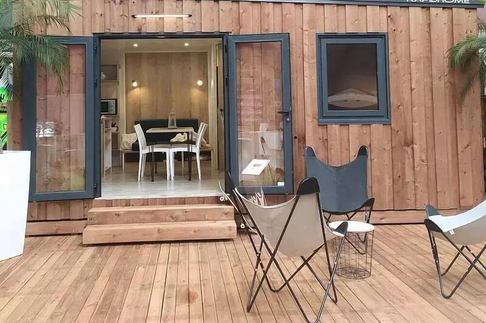 Cabane Glamping 22m² (2 chambres) - sans sanitaires 5 personnes in Thérondels, L'Aubrac