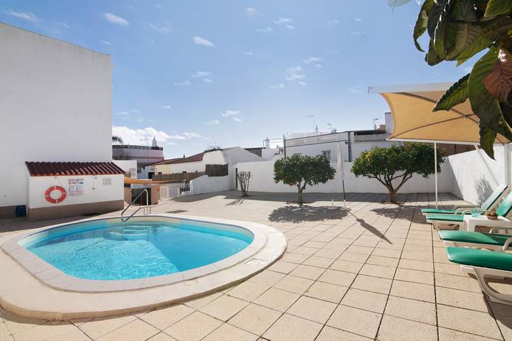 Casa de férias 'Solar Da Rosa' com piscina privada, terraço privado e Wi-Fi in Boliqueime, Distrito de Faro