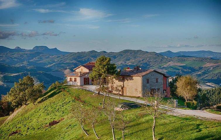 Gîte pour 3 personnes, avec jacuzzi et piscine, animaux acceptés à Sant'Angelo in Vado
