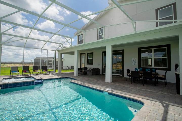 Casa de vacaciones para 22 personas, con piscina y jardín además de vistas al lago y balcón, Familias con niños - 1