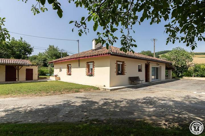 Gîte pour 6 personnes, avec Terrasse et Jardin