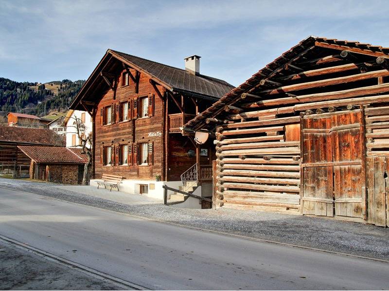 Ganze Ferienwohnung, Ferienhaus Mulin Vegl Sprecher, Waltensburg - 3.5 Zimmer Ferienhaus für max. 6 Pers. in Waltensburg/Vuorz Staziun, Waltensburg