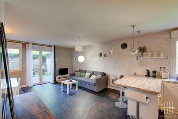 Gîte pour 4 personnes, avec terrasse à La Riche