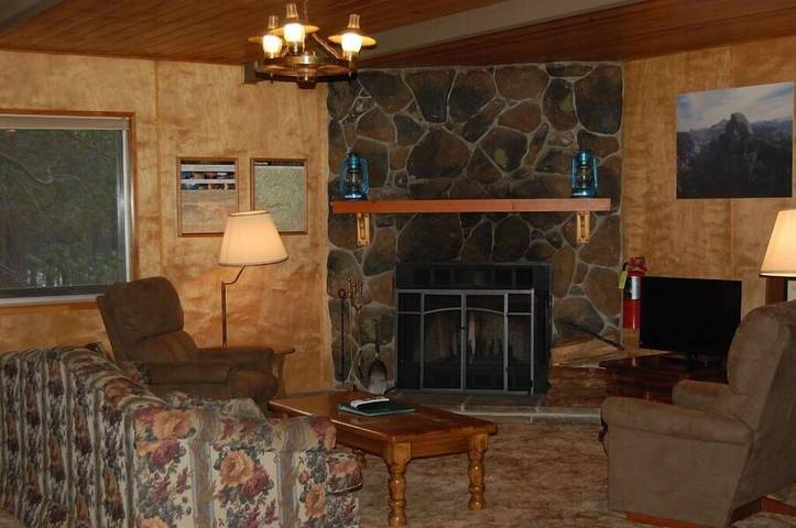 Log cabin for 8 people, with terrace in Yosemite National Park