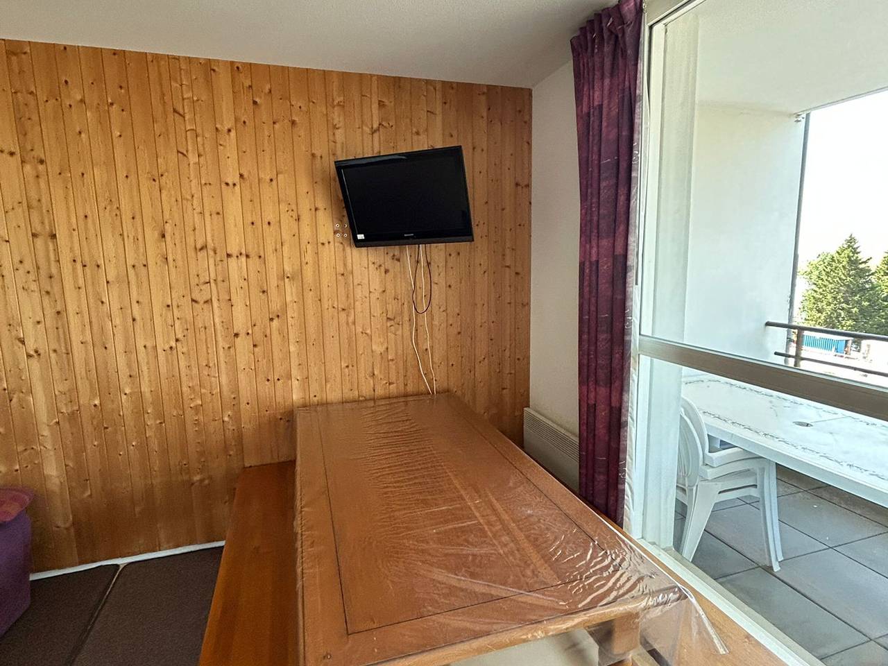Appartement entier, Appartement 6 pers proche pistes et commerces in Super Besse, Besse-et-Saint-Anastaise