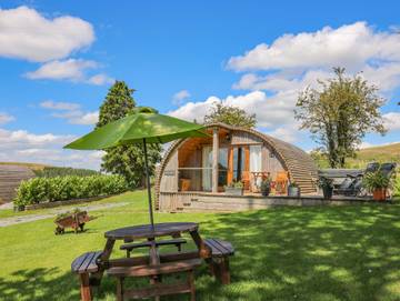 Hut for 4 People in Carmarthenshire, South-Wales, Photo 1