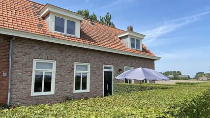Ferienhaus für 2 Personen, mit Terrasse und Balkon/Terrasse in Oostkapelle