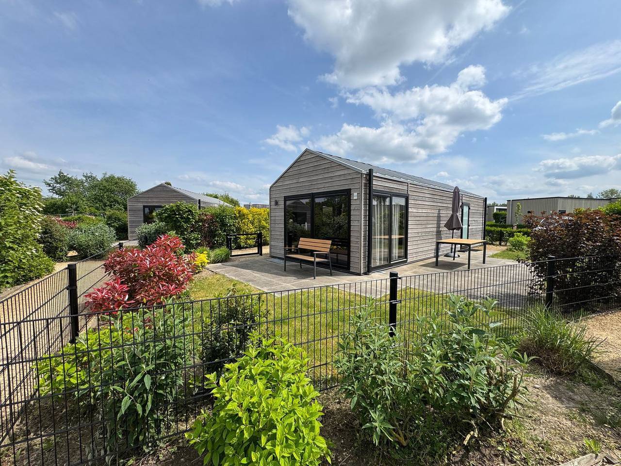 Neu: mit Zaun - Chalet Wellness Hideaway mit Sauna, Terrasse und Garten in Olburgen in IJssel