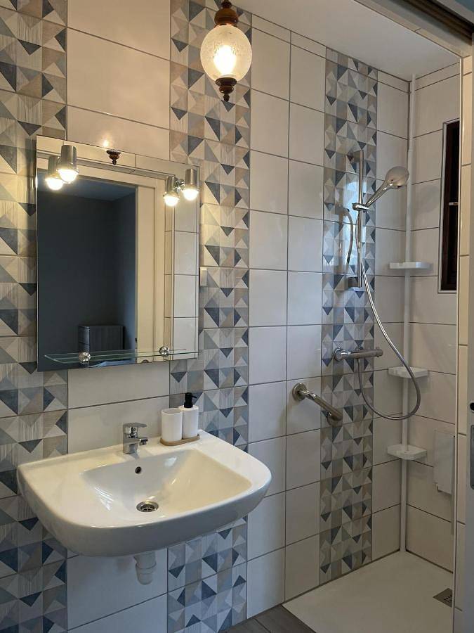 Location de vacances pour 8 personnes, avec jardin et terrasse, animaux acceptés à Lanvéoc - 3