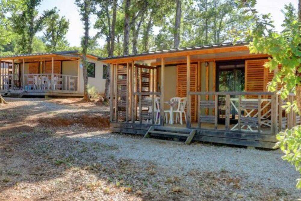Bungalow with Terrace for 5 People at Esparron-de-Verdon Camping in Esparron-de-Verdon, Verdon Regional Natural Park