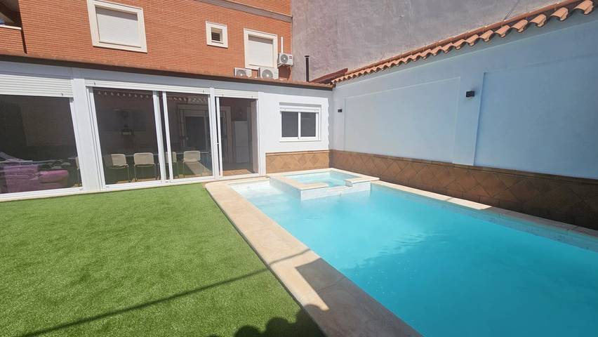 Landhaus für 16 Personen, mit Kinderpool und Balkon - 1