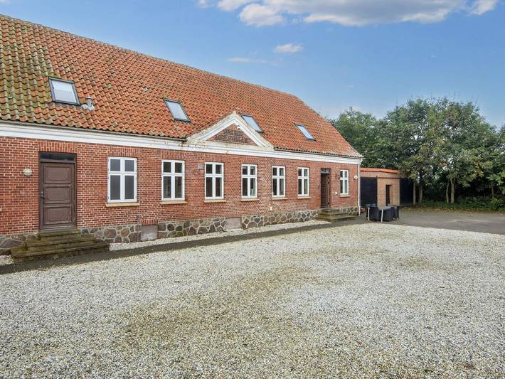 Ferienhaus für 18 Personen, mit Whirlpool und Terrasse sowie Pool und Sauna in Skjern