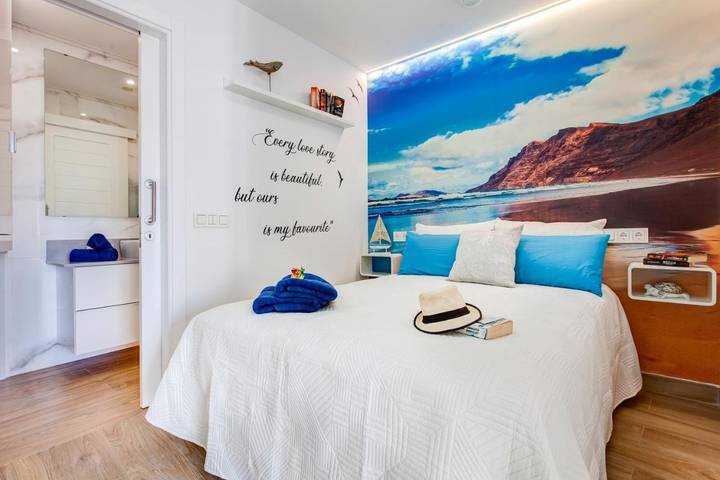 Apartamento para 2 personas, con terraza además de piscina y vistas en Agua Marina