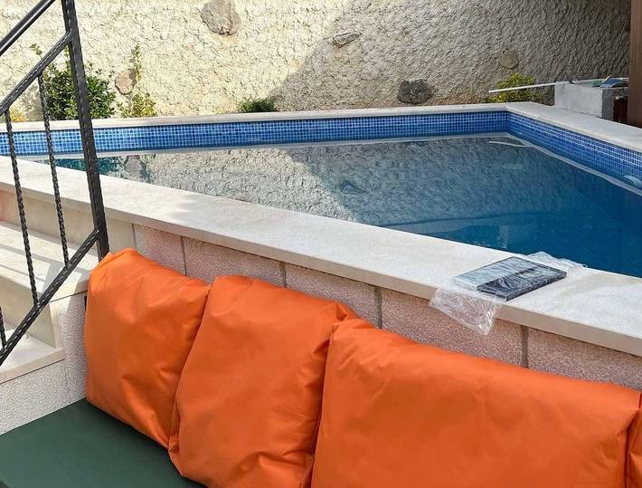 Villa Valentina mit Pool und nahe Strand in Selca, Brac
