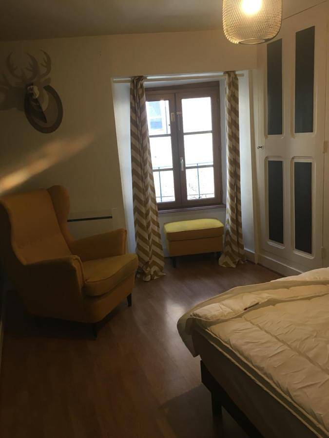 Gîte pour 8 personnes, avec vue et balcon, adapté aux familles dans Office De Tourisme Besse - 2