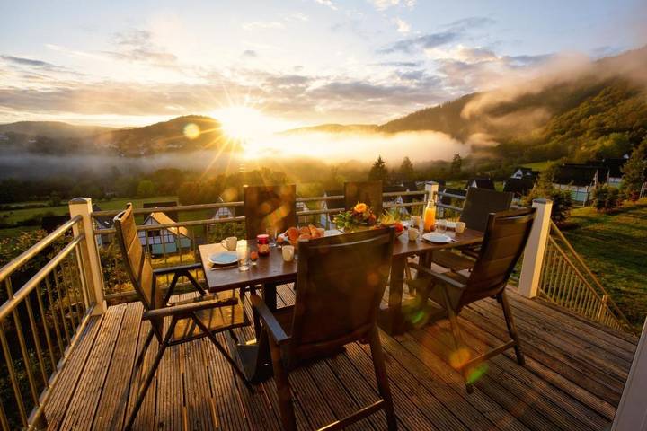 Station pour 4 personnes, avec piscine ainsi que balcon et sauna, animaux acceptés à Heimbach - 2