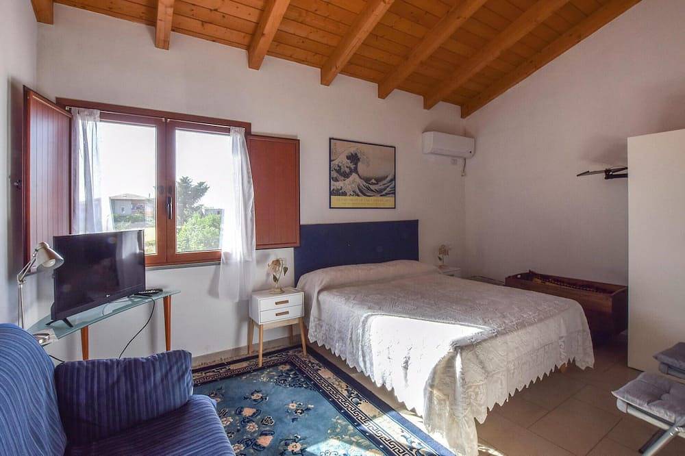 Entire apartment, 2 bedroom amazing apartment in Riola Sardo in Baratili San Pietro, Stagno di Càbras