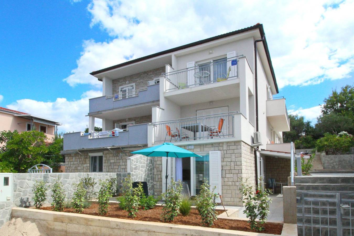 Entire apartment, Studio Apartment More - seafront, seaview, terrace, laundry room, Bbq in Silo (Krk), Krk