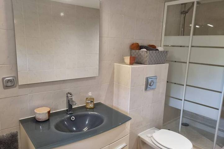 Location de vacances pour 2 personnes, avec jardin, animaux acceptés à Contes - 2