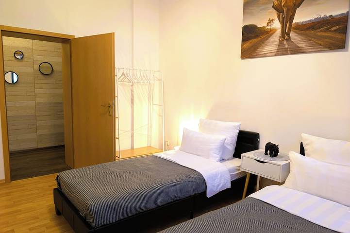 Apartamento entero, CaSa Apartment East Field - 5 beds, family-friendly, fully equipped in Magdeburgo, Elbe-Börde-Heide