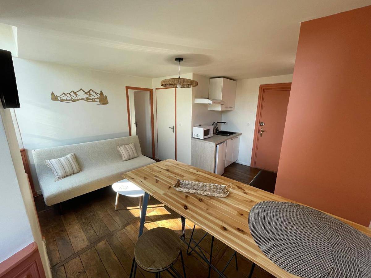 Appartement entier, One-Bedroom Apartment in Navarrenx, Béarn