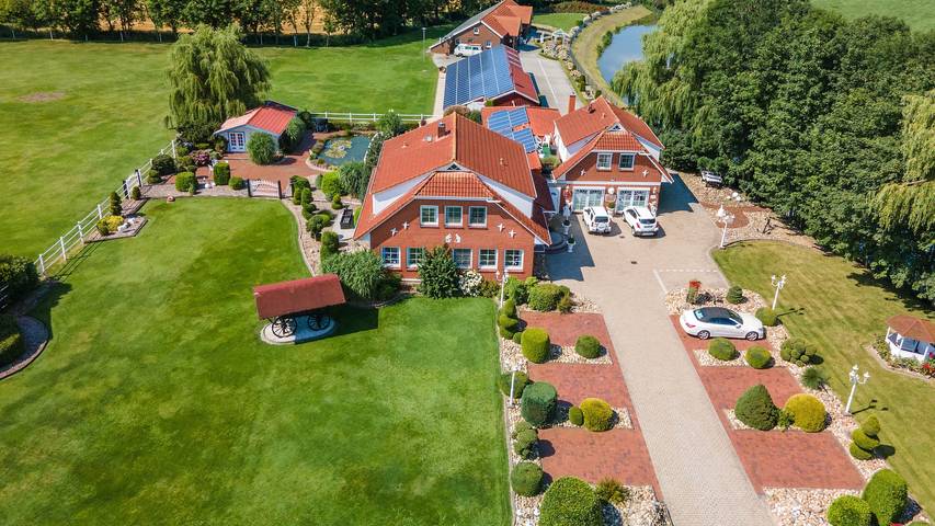 Ganze Wohnung, Ferienwohnung 'Spatzennest' mit gemeinsamer Terrasse, Wi-Fi und Klimaanlage in Wangerland, Südliche Nordseeküste