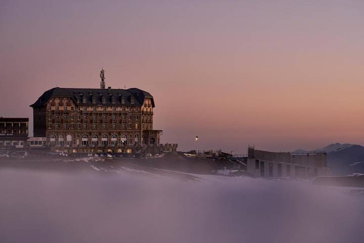 Hôtel pour 2 personnes, avec sauna et terrasse, adapté aux familles à Saint-Aventin