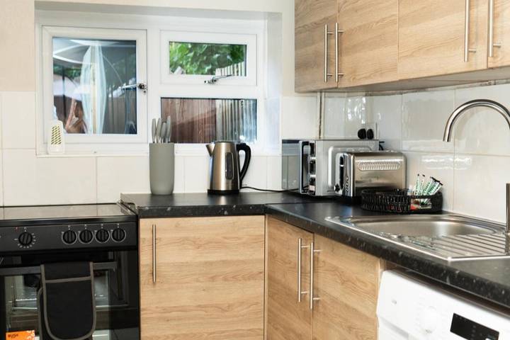 St Julian House- Town Centre- Castle Park- Hot Tub in Colchester, Essex