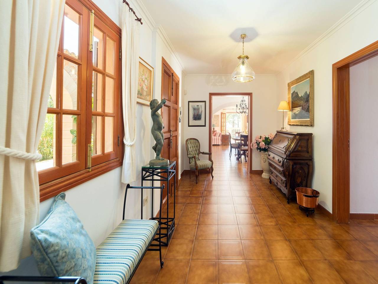 Beautiful villa for 8 people with pool, garden & terrace with sea views in Port Nou, Son Servera