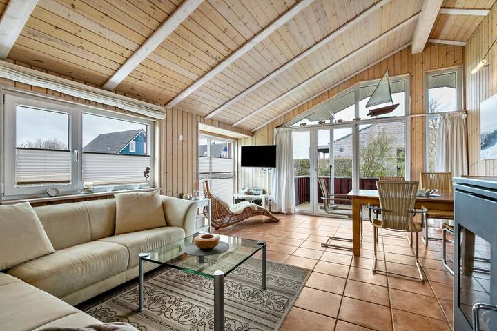 Ferienhaus "Tohuus" in der Nähe dem Strand mit Wlan, Terrasse & Garten in Wesselburenerkoog, Kreis Dithmarschen