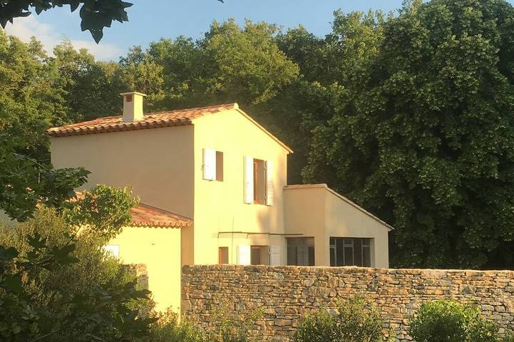 Location de vacances pour 5 personnes, avec Terrasse et Jardin à Saint-Martin-de-Castillon