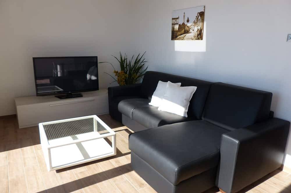 Entire apartment, Well maintained 4 room apartment with dream view and solar heated pool in Viggiona, Trarego Viggiona
